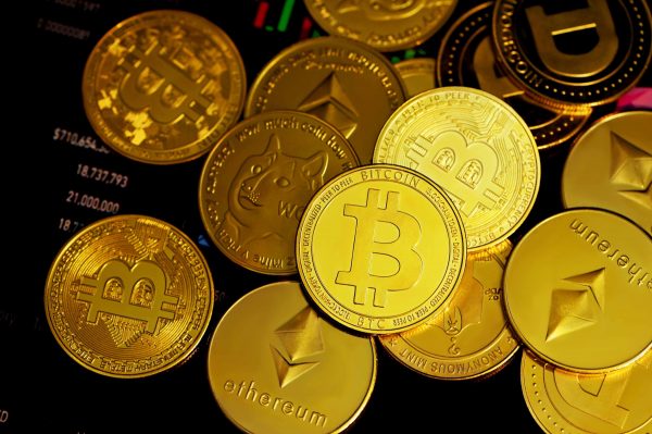CRYPTOCURRENCIES and Mainstream Adoption